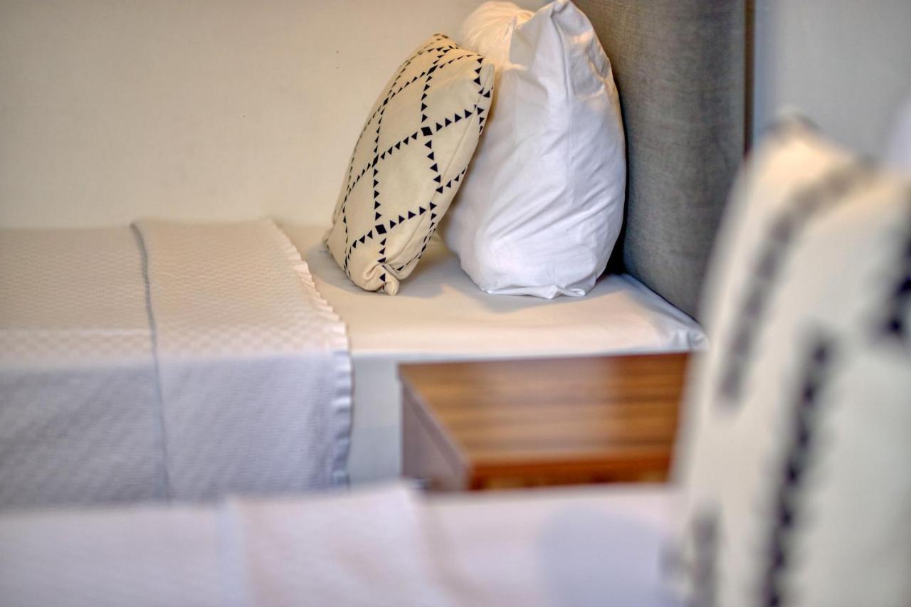 Camlik 87 Hotel Ayvalik Exterior photo