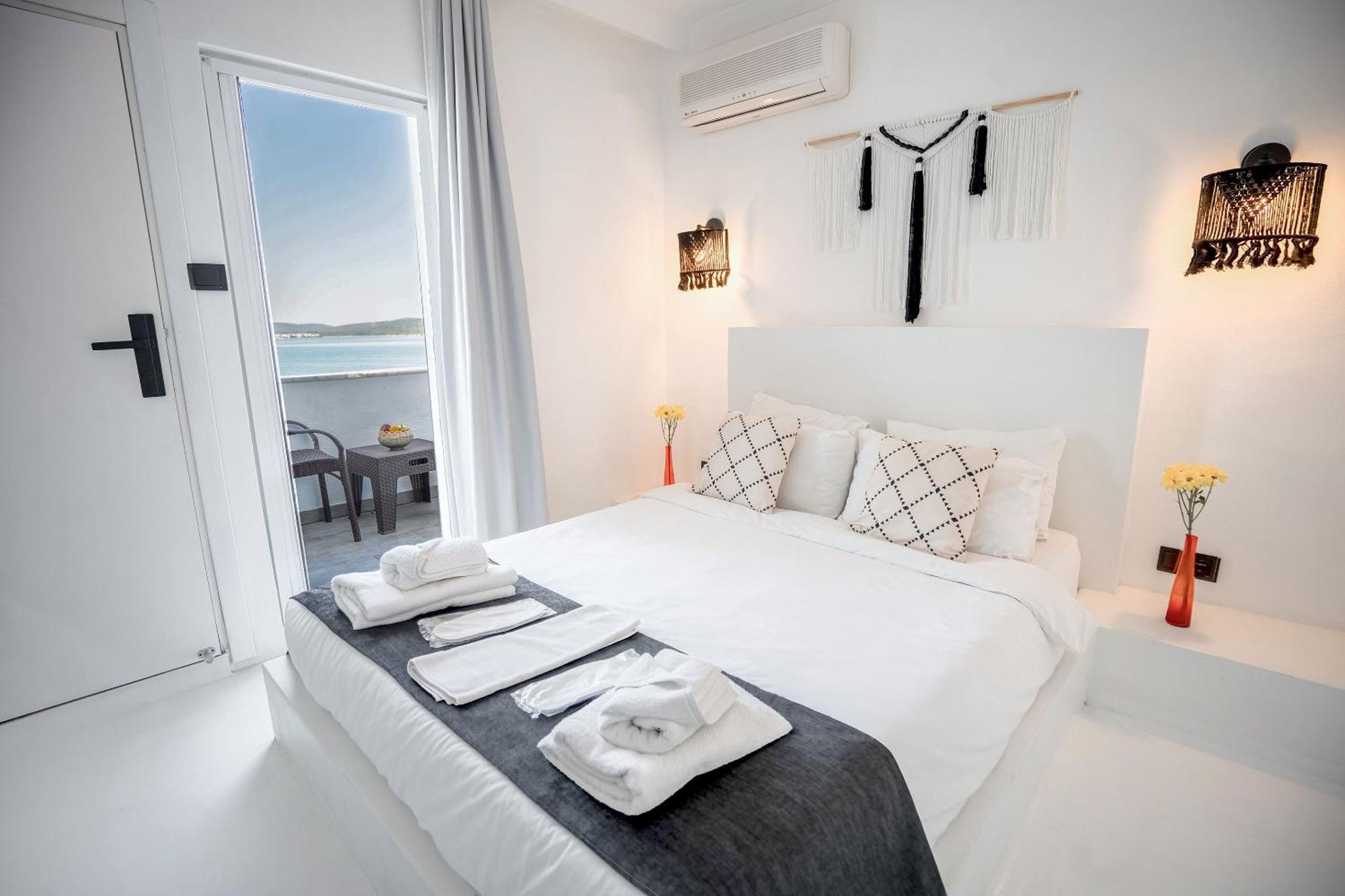 Camlik 87 Hotel Ayvalik Exterior photo