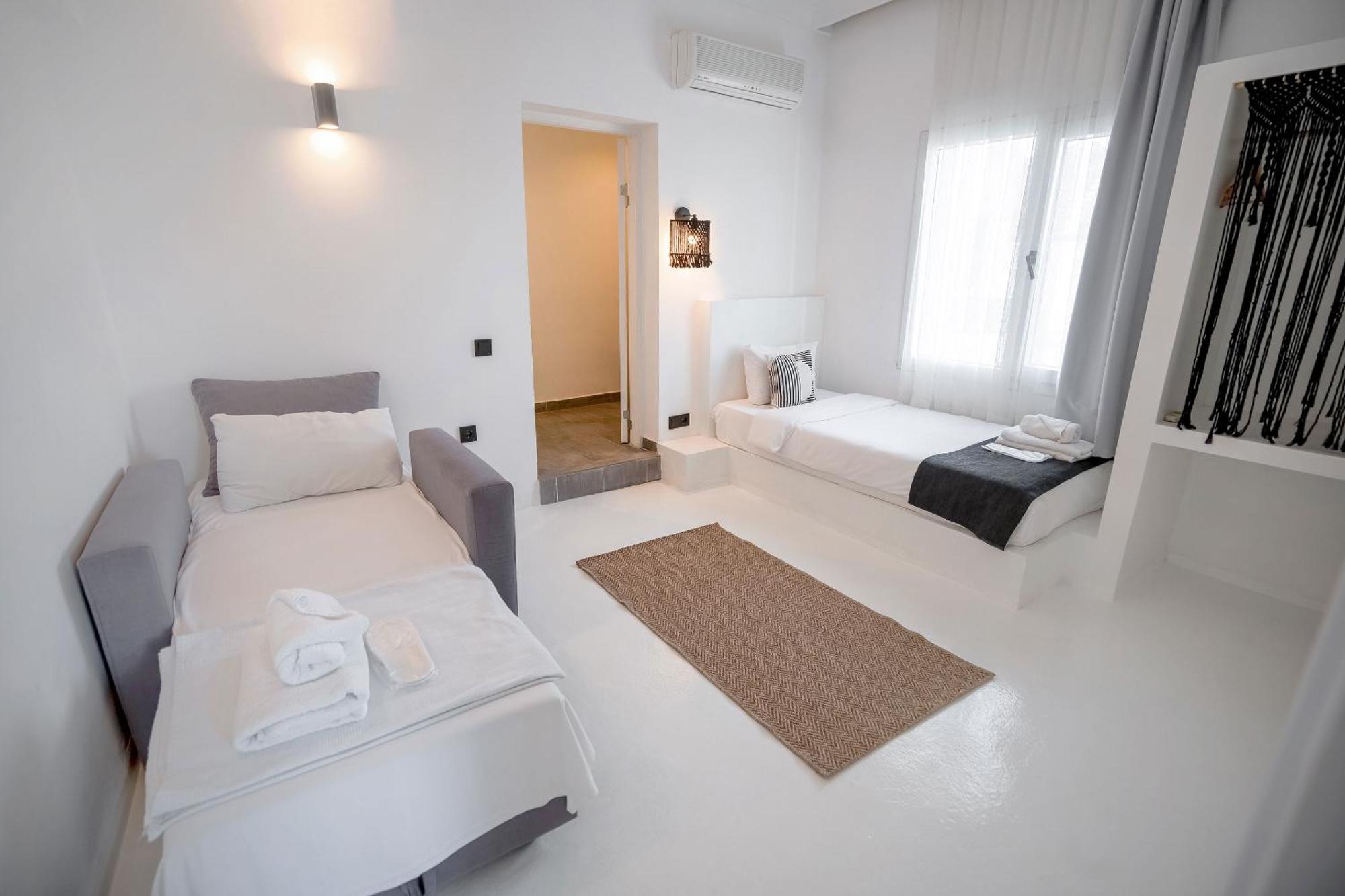 Camlik 87 Hotel Ayvalik Exterior photo