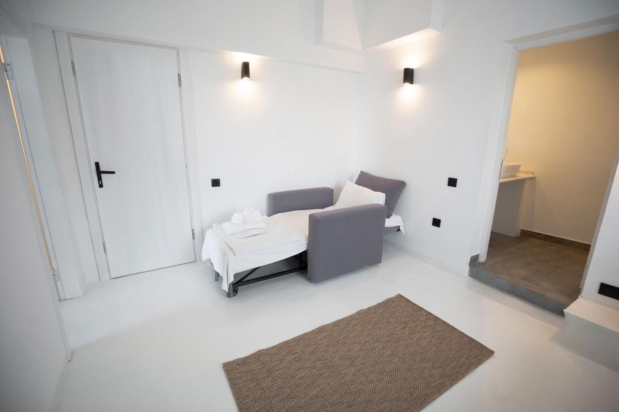 Camlik 87 Hotel Ayvalik Exterior photo