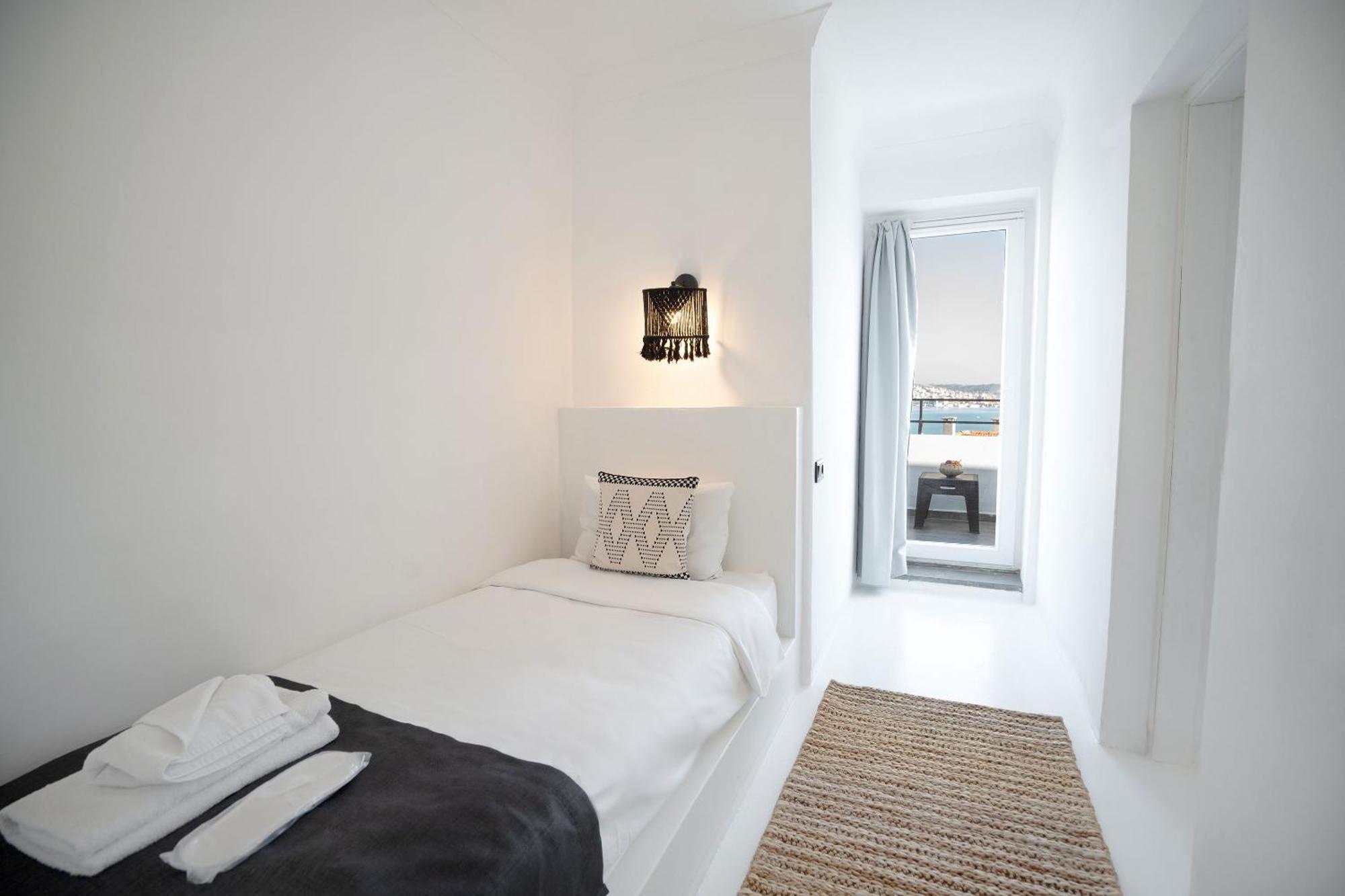 Camlik 87 Hotel Ayvalik Exterior photo