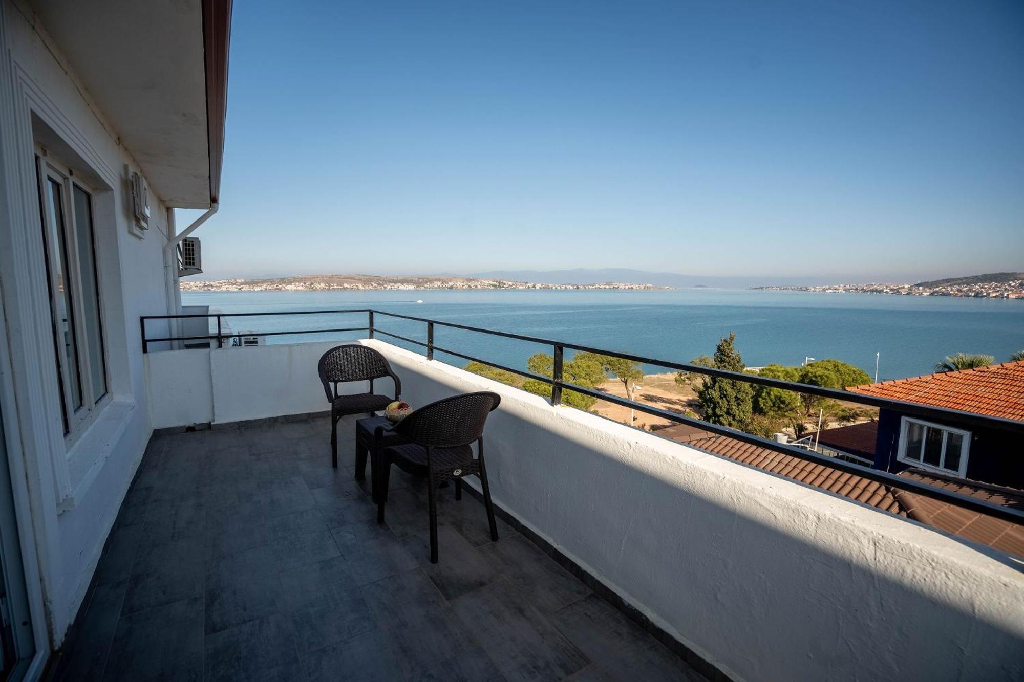 Camlik 87 Hotel Ayvalik Exterior photo