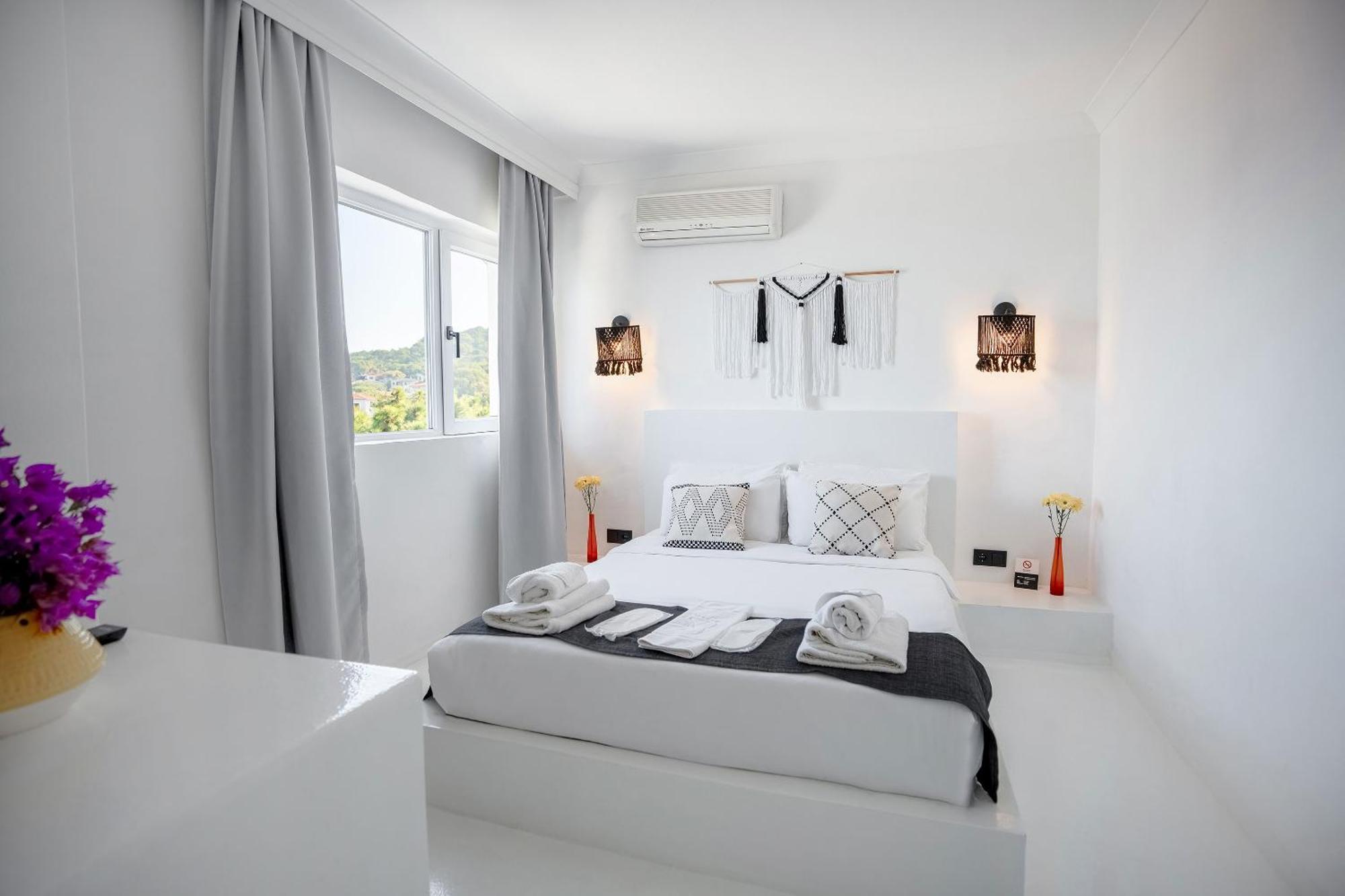 Camlik 87 Hotel Ayvalik Exterior photo
