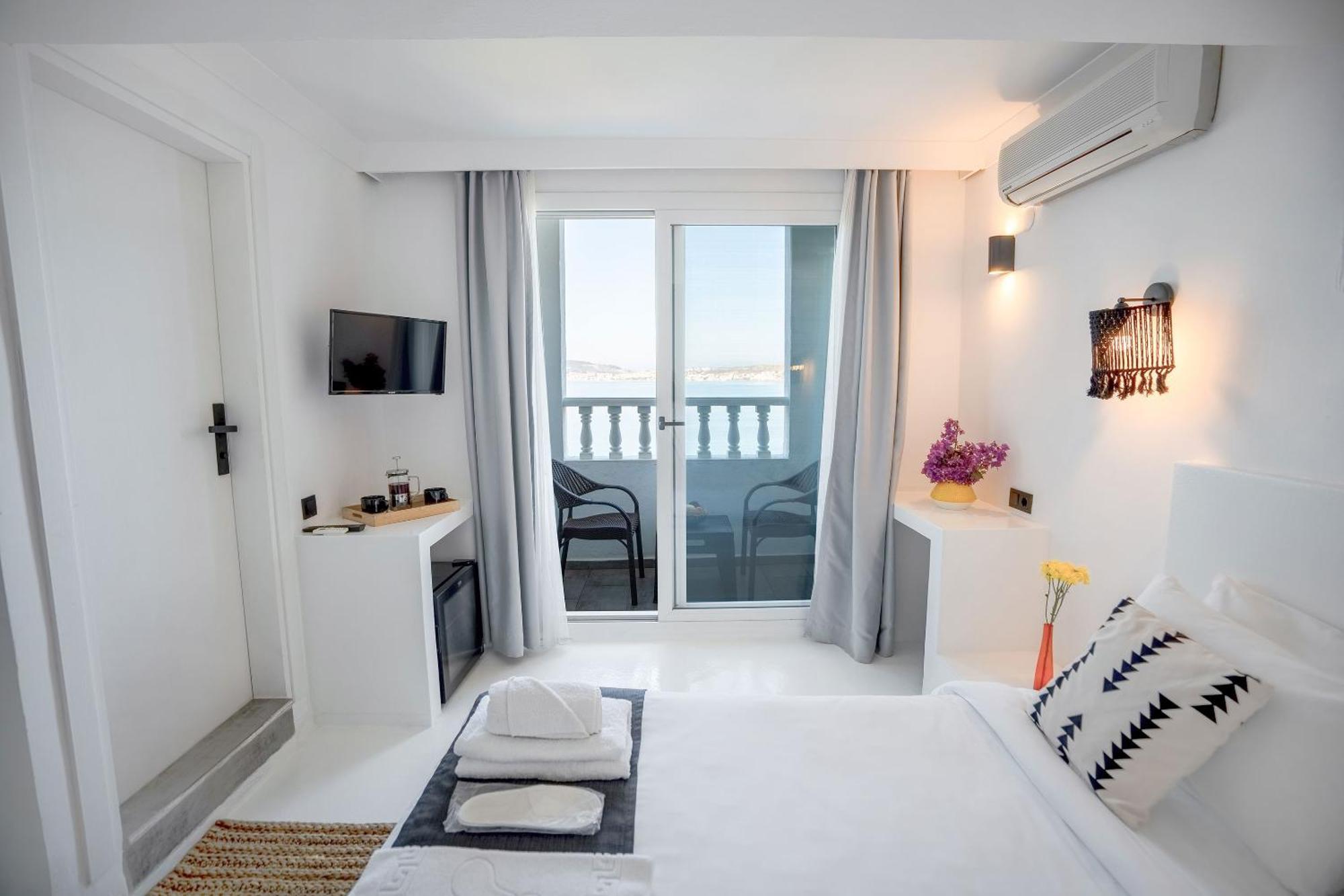 Camlik 87 Hotel Ayvalik Exterior photo