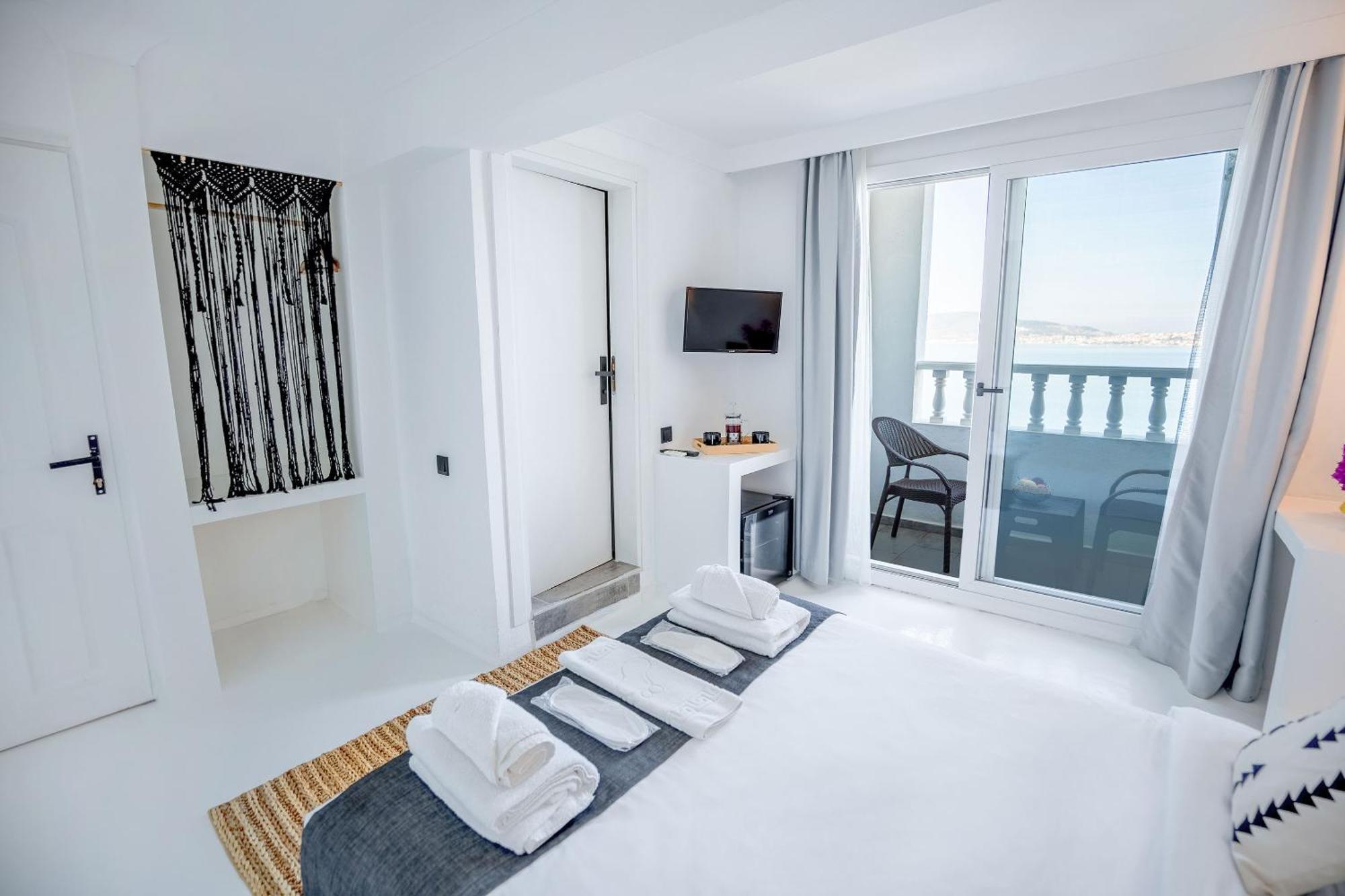 Camlik 87 Hotel Ayvalik Exterior photo